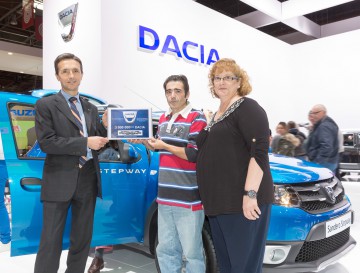 Dacia a vândut maşina cu numărul 3.000.000, la Salonul Auto de la Paris